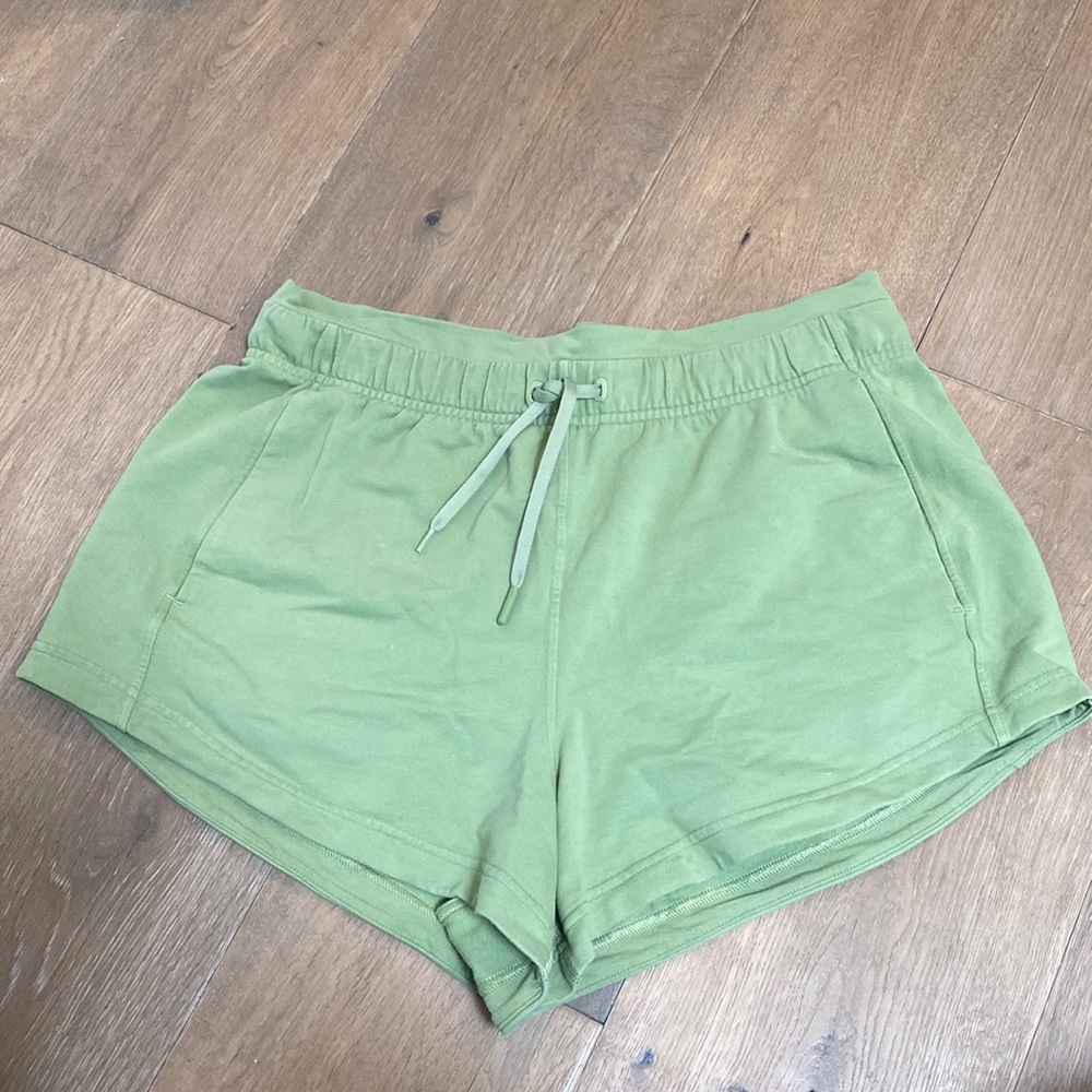 Inner glow lulu short